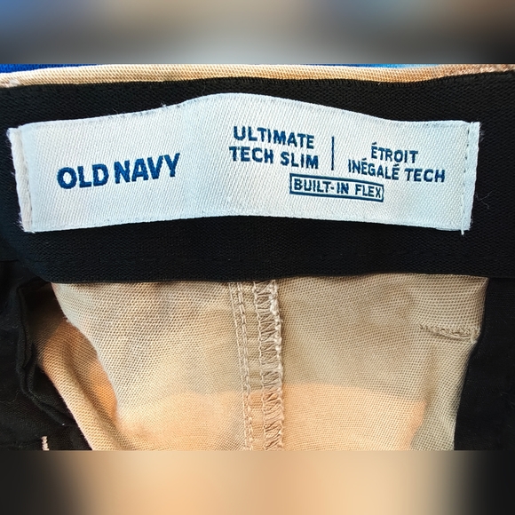Men's Old Navy Ultimate Tech Slim Light Khaki Shorts Size 40 Waist Built-in Flex - Picture 3 of 4